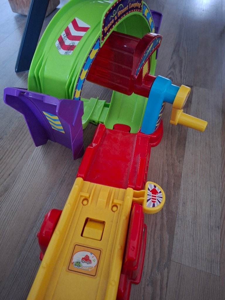 Toet toet auto racebaan, Ophalen, Zo goed als nieuw, 2 tot 4 jaar