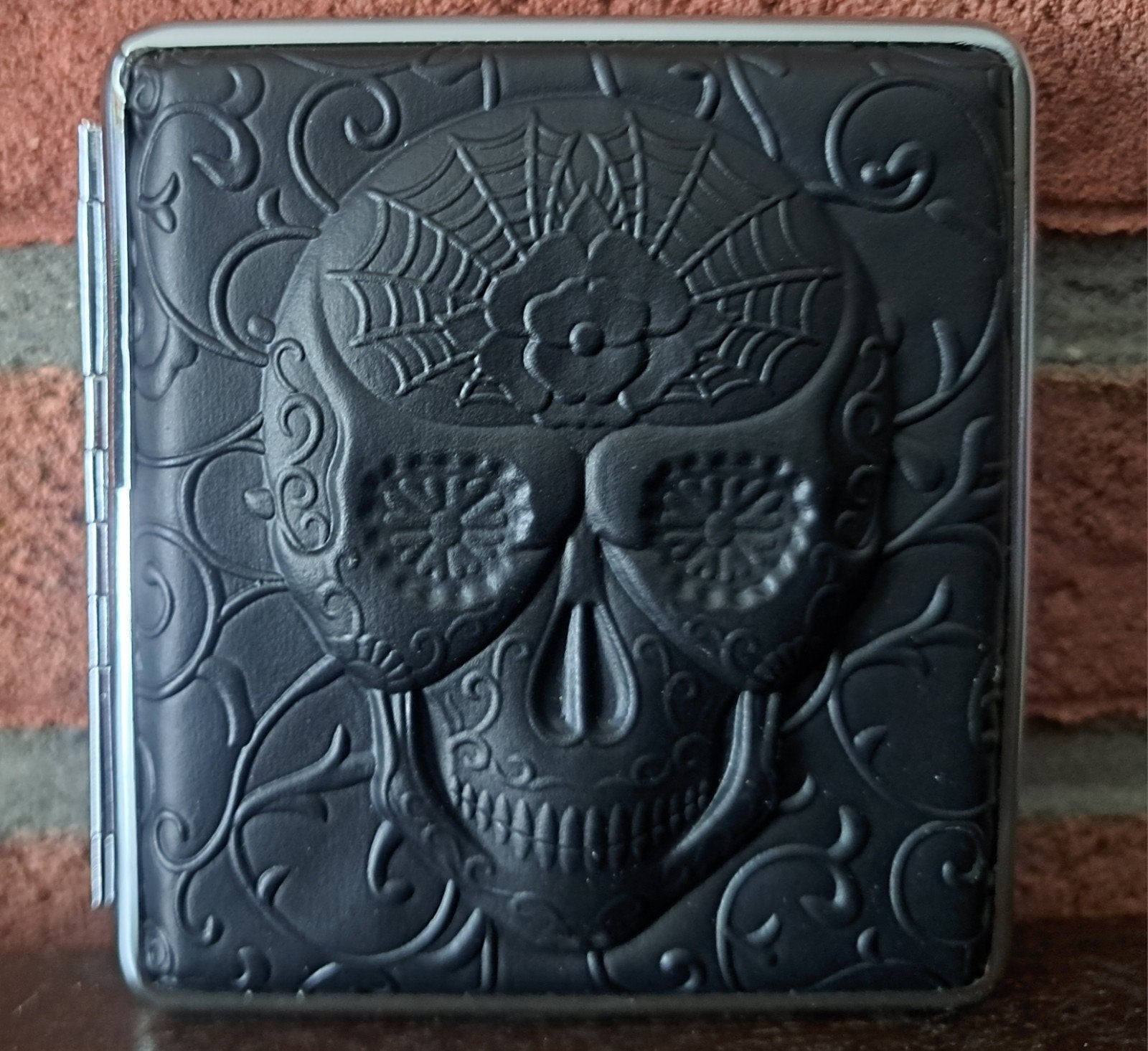 Metalen Skull sigarettenkoker voor 20 sigaretten, zwart., Ophalen of Verzenden, Nieuw, Overige typen