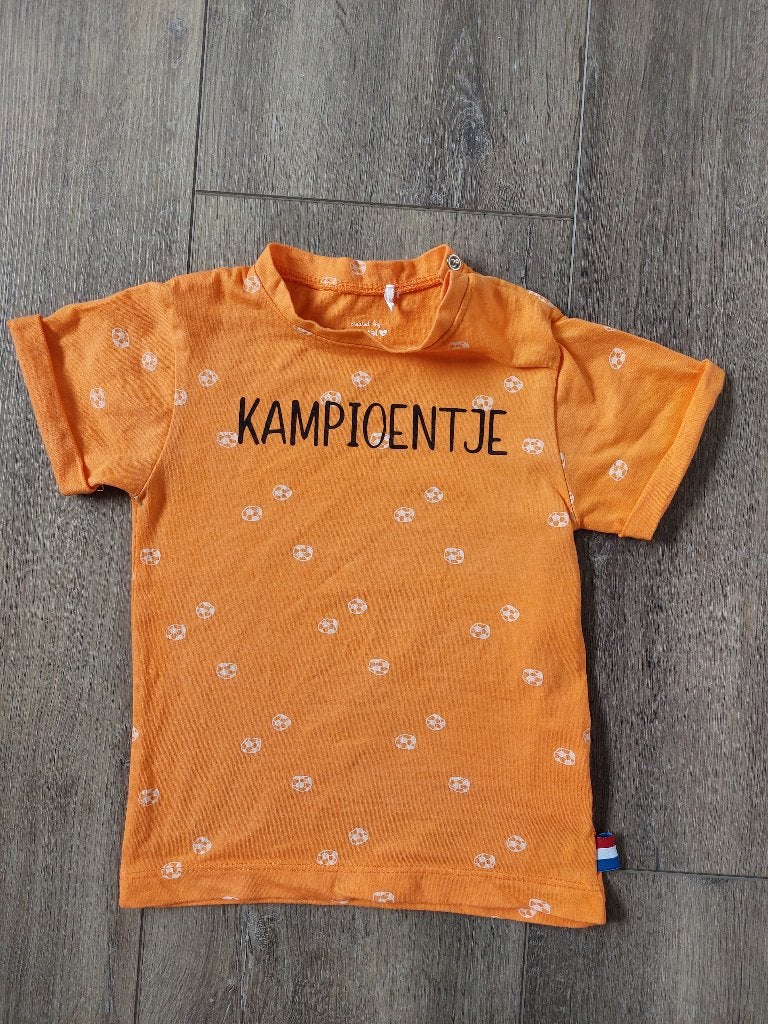 Oranje kindershirt KAMPIOENTJE, mt 98 Prenatal, Ophalen of Verzenden, Zo goed als nieuw, Jongen of Meisje, Shirt of Longsleeve