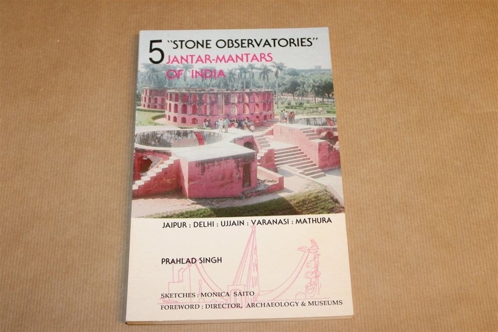 Jantar-Mantars of India — Sterrenobservatoria India, Ophalen of Verzenden, Gelezen, Azië