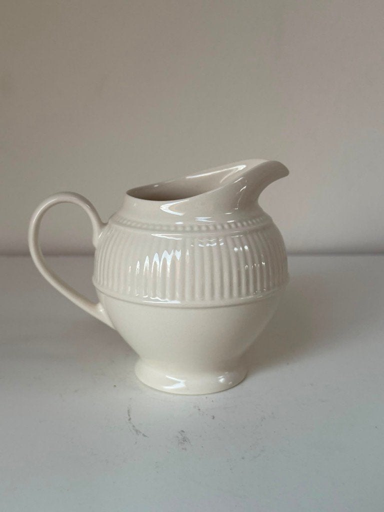 Wedgwood Windsor Melkkannetje, Engeland, Ophalen of Verzenden, Zo goed als nieuw, Porselein, Overige typen