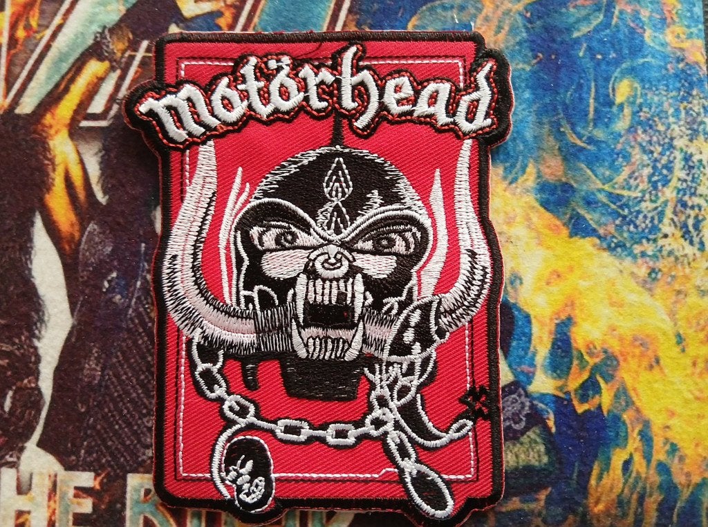 Motorhead  zeer mooie rode snaggletooth shaped patch 33, Verzenden, Nieuw, Kleding