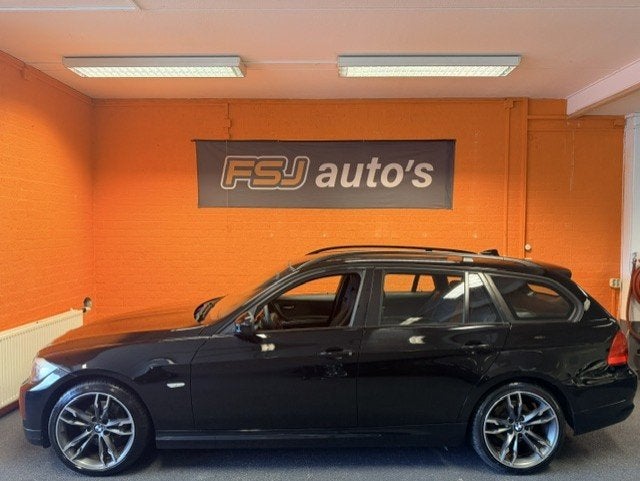 BMW 3-serie Touring 318I / HIGH EXECUTIVE / M-PAKKET!, Auto's, Achterwielaandrijving, Zwart, Leder en Stof, Zwart