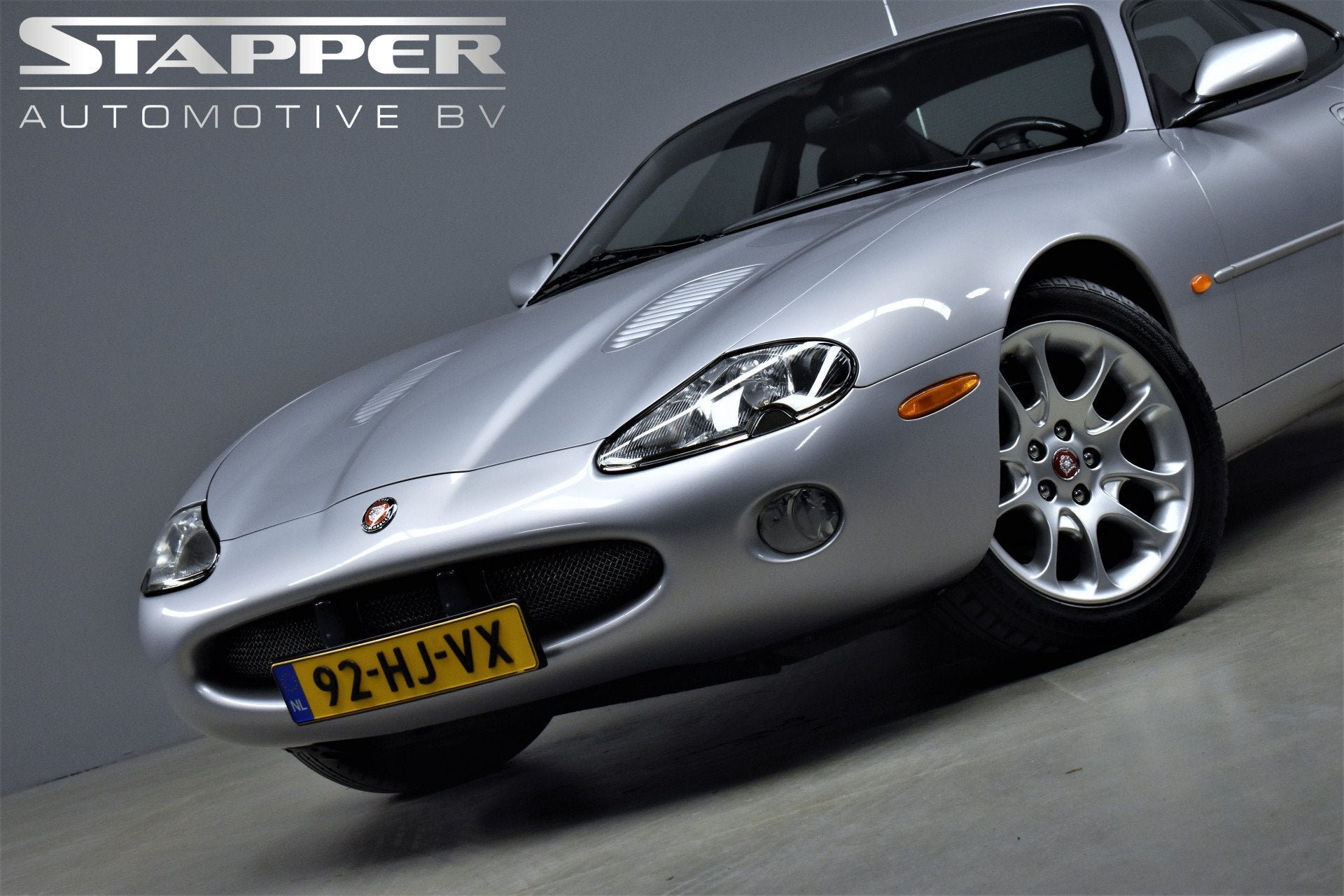 Jaguar XKR 4.0 V8 364pk Coupé 1e.Eig. Topconditie!/NL Auto/, Auto's, Oldtimers, Automaat, Achterwielaandrijving, Zwart, 4 stoelen