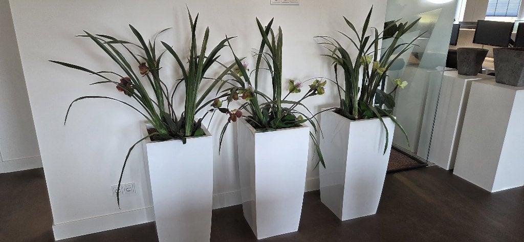 Grote Bloempot met Zijden Bloemen – Kunstbloemen – 80x40x40, Ophalen, Binnen, Zijde, Inclusief kunstbloemen