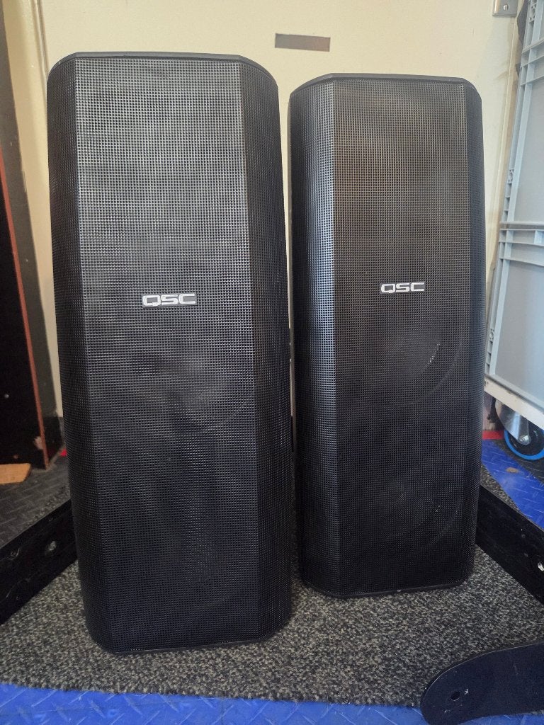 QSC AD-S282HT speakers - 2 stuks, Gebruikt, Basreflex, Overige typen, Ophalen