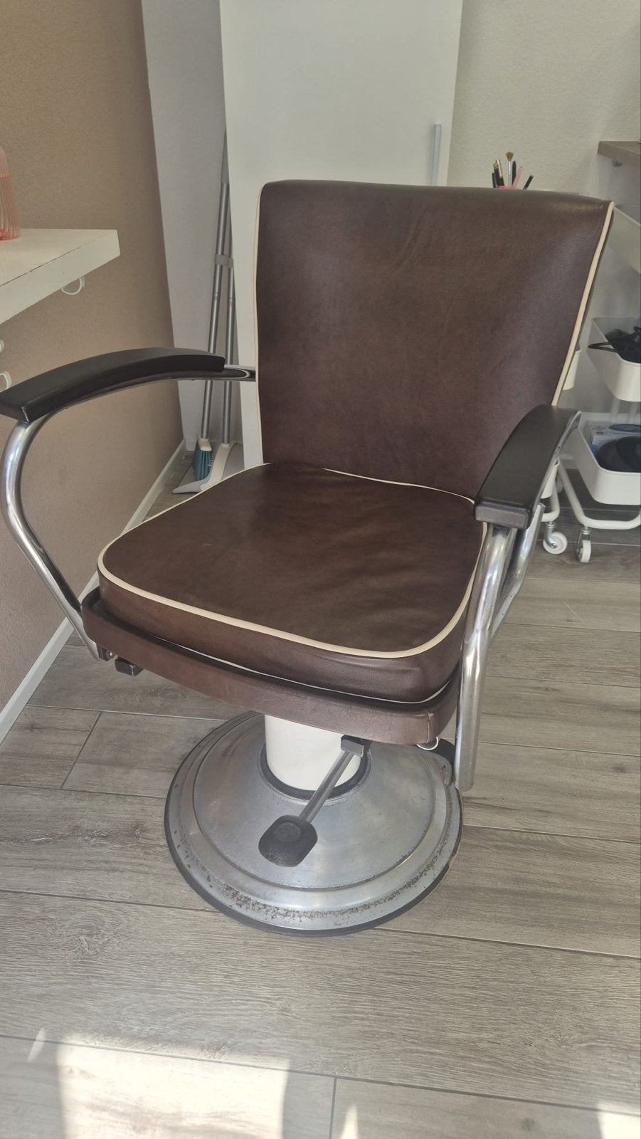 Vintage kappersstoel - Bruin leer en chroom, Ophalen