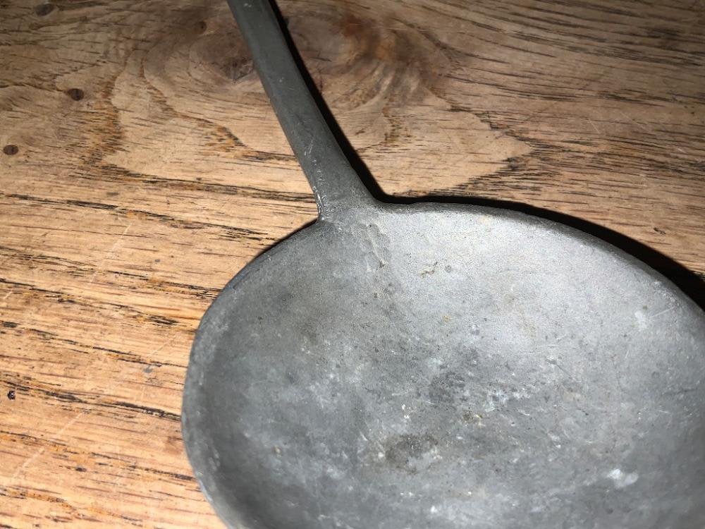 Antieke Tinnen Lepel Platte Steel 17e Gouden Eeuw Tinmerk, Ophalen of Verzenden