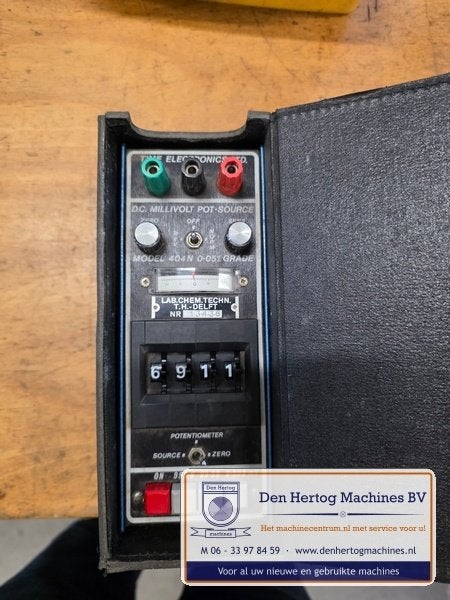 D.C. Millivolt Pot-Source Model 404N stroommeter TH Delft, Antiek en Kunst, Ophalen
