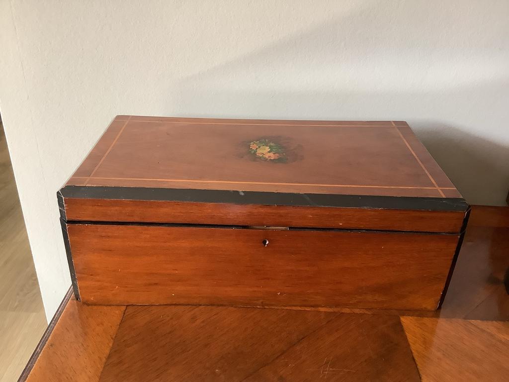 Antieke naaidoos, Gebruikt, Overige houtsoorten, Minder dan 50 cm
