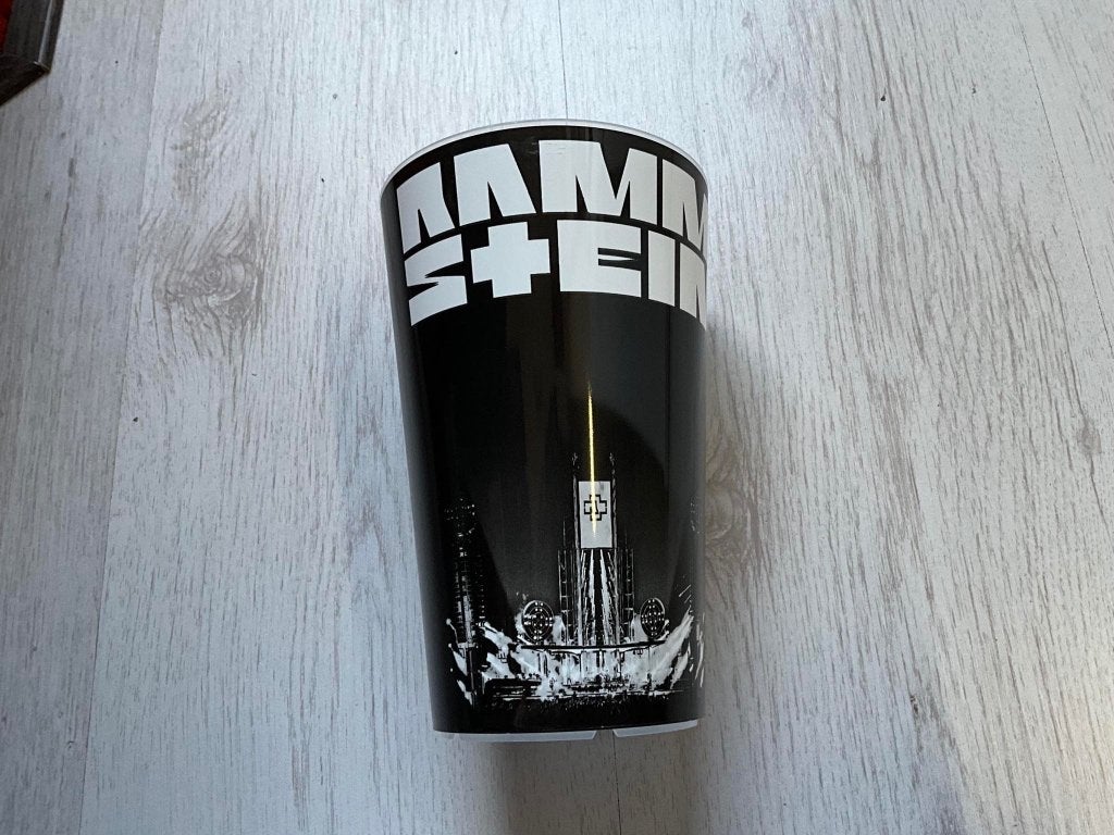 1 liter beker van rammstein nieuw, 1 liter beker van rammstein nieuw, Nieuw, Ophalen of Verzenden, Rgina