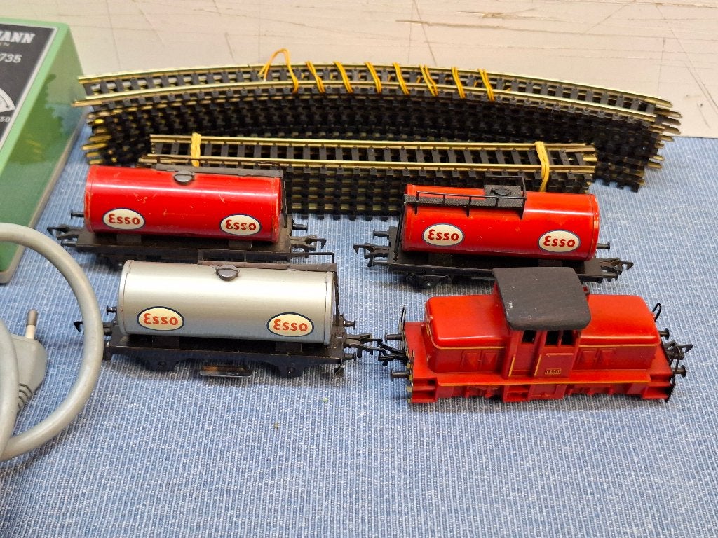 FLEISCHMANN  3 X  ESSO TANK WAGONS MET LOK, Hobby en Vrije tijd, Modeltreinen | H0, Gelijkstroom, Fleischmann, Ophalen of Verzenden