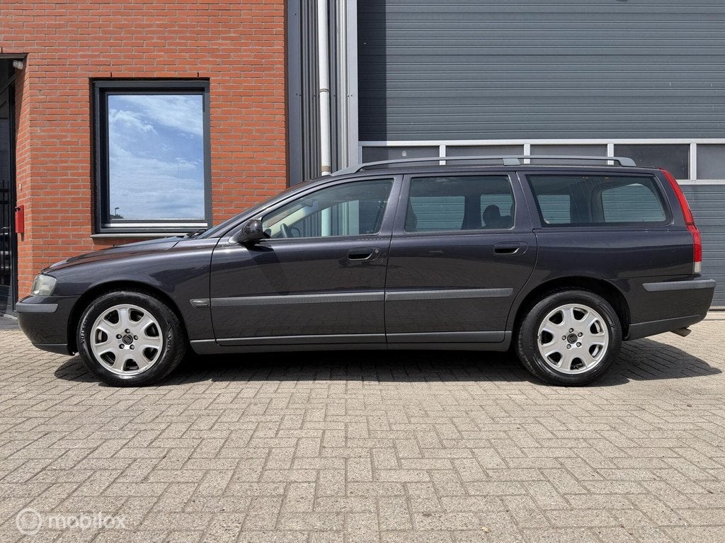 Volvo V70 2.4 T Aut. - LPG G3 - Orig NL - O.H historie - NAP, Auto's, Volvo, Beige, 2435 cc, 93 €/maand, 500 kg