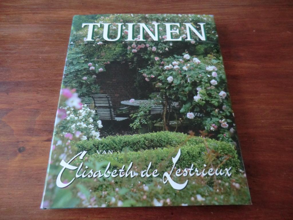 boek - Tuinen van Elisabeth de Lestrieux (24 tuinontwerpen), Boeken, Wonen en Tuinieren, Ophalen of Verzenden, Gelezen, Tuinontwerpen