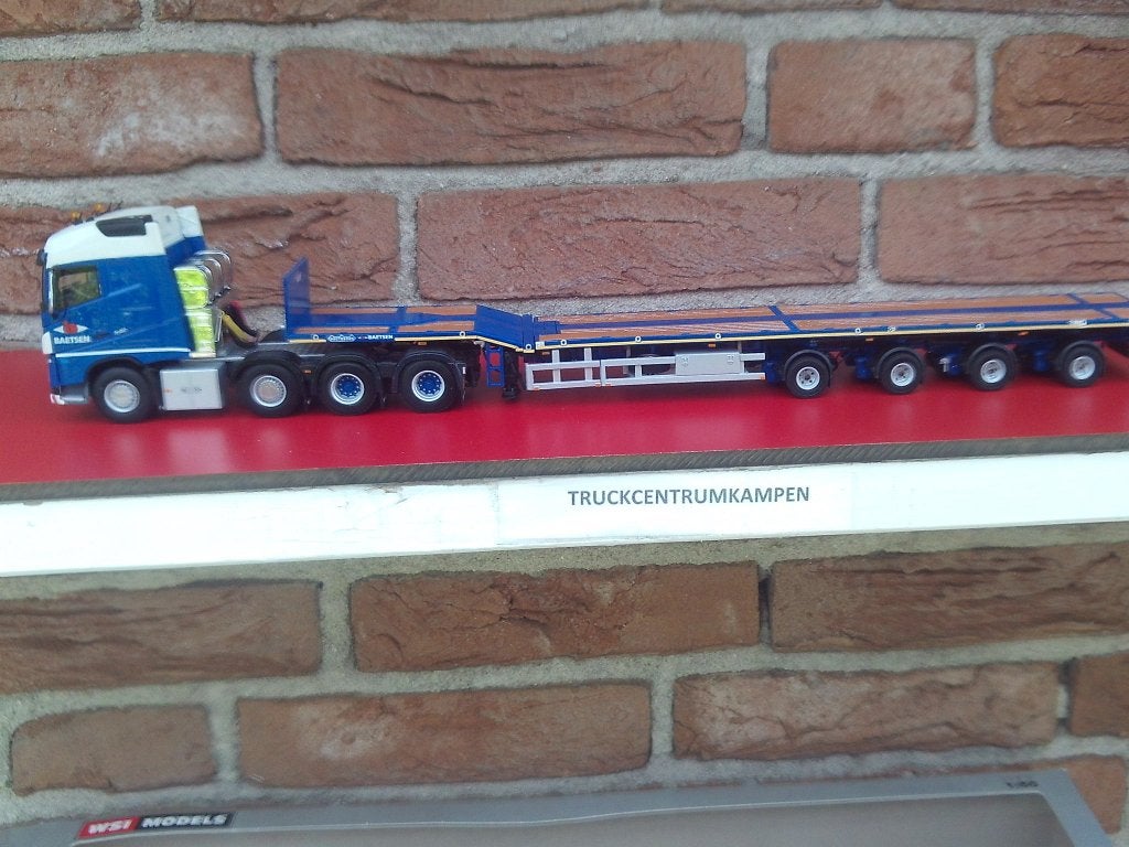 WSI  Volvo  FH4  Globetrotter  8 x 4  van  Baetsen., Ophalen of Verzenden, Nieuw, Bus of Vrachtwagen, Wsi