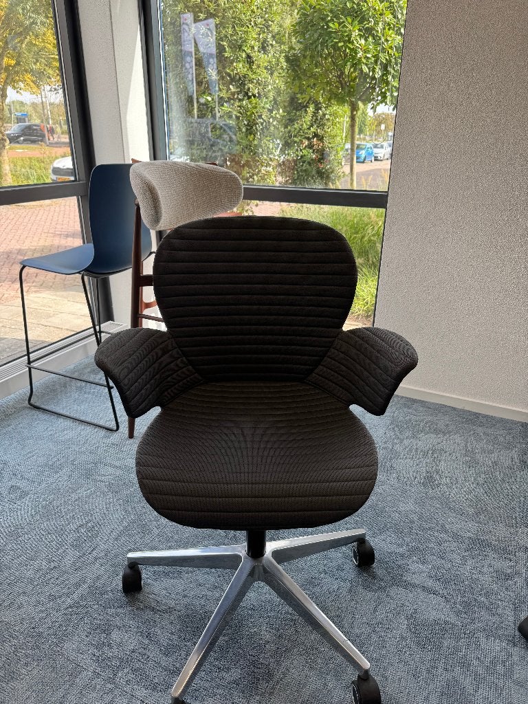 Grijze design bureaustoel met armeuningen, Kunststof, Gebruikt, Net, Ophalen