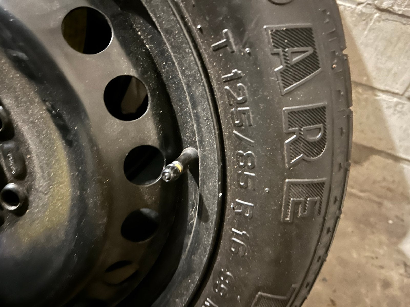 Pirelli 125/85 R16 reservewiel met velg, Auto diversen, Ophalen, Gebruikt