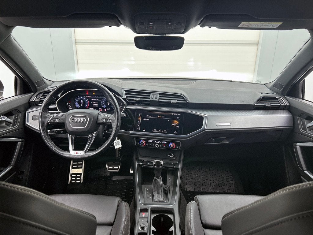 Audi Q3 35 TFSI S edition (Dealer OnderH, Navi, Carplay, Sto, 4 cilinders, 150 pk, 1505 kg, Bedrijf