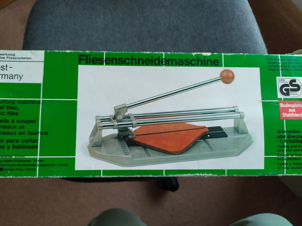 Kerarmische Tegelsnijmachine snijlengte max 250mm i.z.g.s, Ophalen of Verzenden, Gebruikt