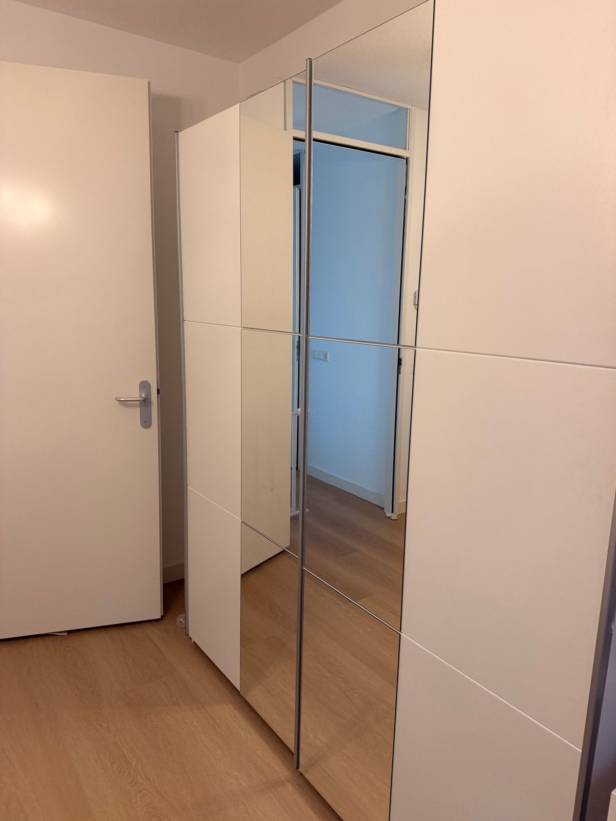 Granada Zweefdeur Kledingkast - 175x210 cm, Huis en Inrichting, Ophalen, 200 cm of meer, 150 tot 200 cm, Zo goed als nieuw