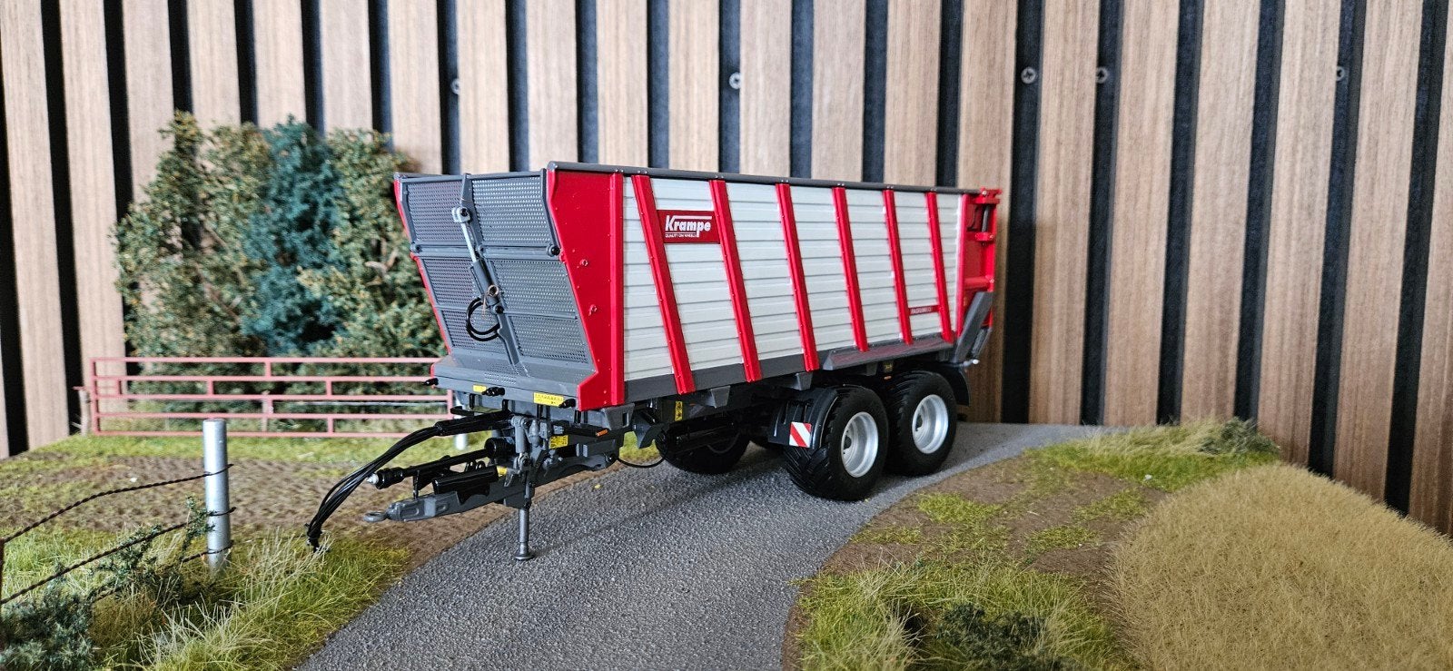 Krampe Radium 830 silagewagen 1:32, Ophalen of Verzenden, Nieuw, Tractor of Landbouw, Universal Hobbies