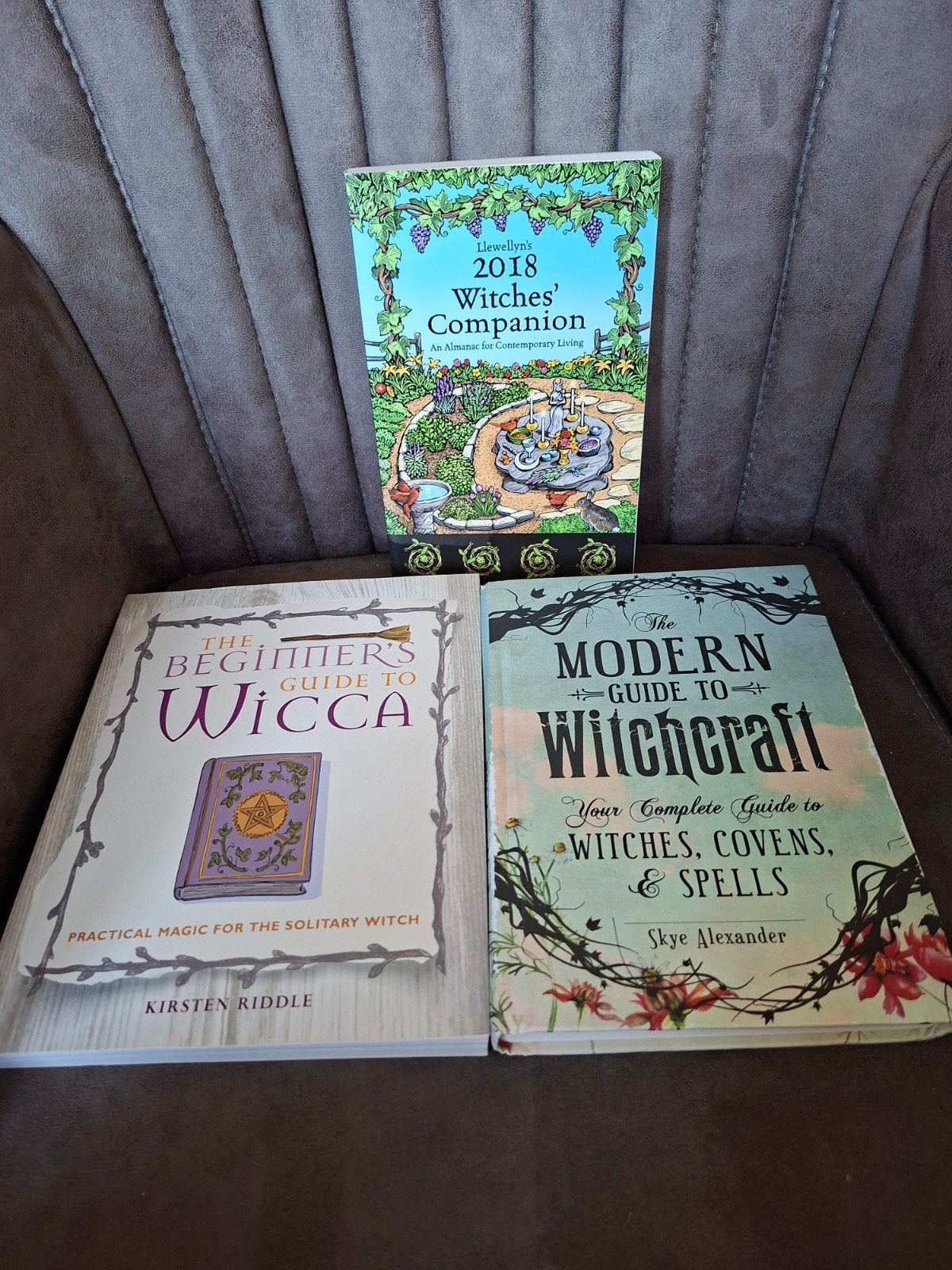 Wicca & Hekserij Boeken: Beginnersgids, Moderne Hekserij,, Boeken, Ophalen of Verzenden, Zo goed als nieuw