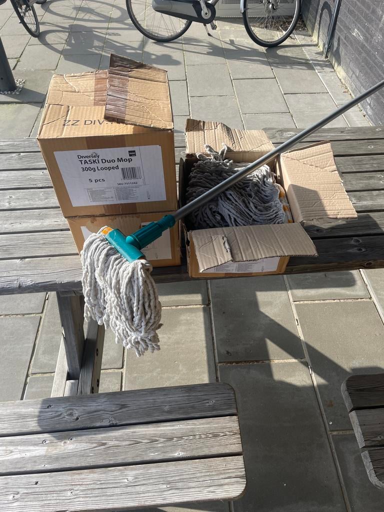 Dweil stok met moppen, Ophalen, Mop of Dweil