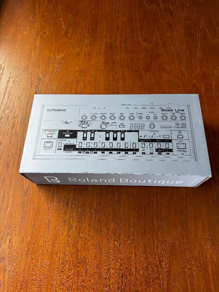 Roland TB-03 synthesizer - Nieuw!, Muziek en Instrumenten, Roland, Nieuw, Met midi-aansluiting, Overige aantallen