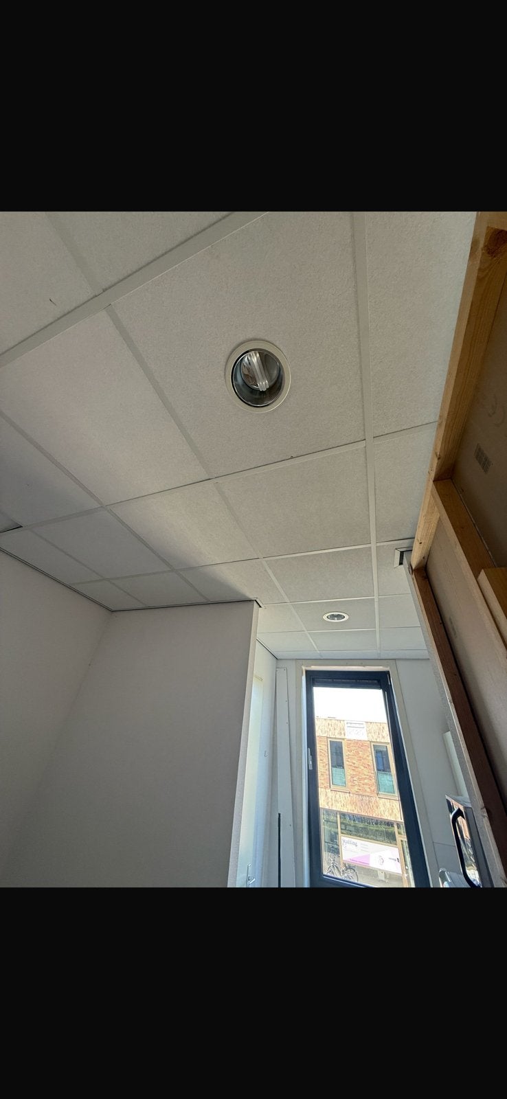 Systeemplafond / Verlaagd plafond compleet en in nette staat, Huizen en Kamers, Kamers te huur