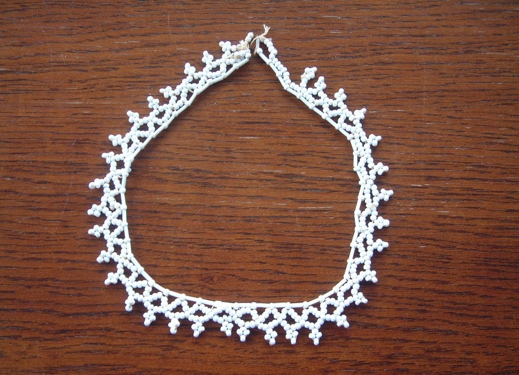 antiek/oud wit porselein kralen kraagje ketting, Ophalen of Verzenden, Gebruikt, Wit, Overige materialen