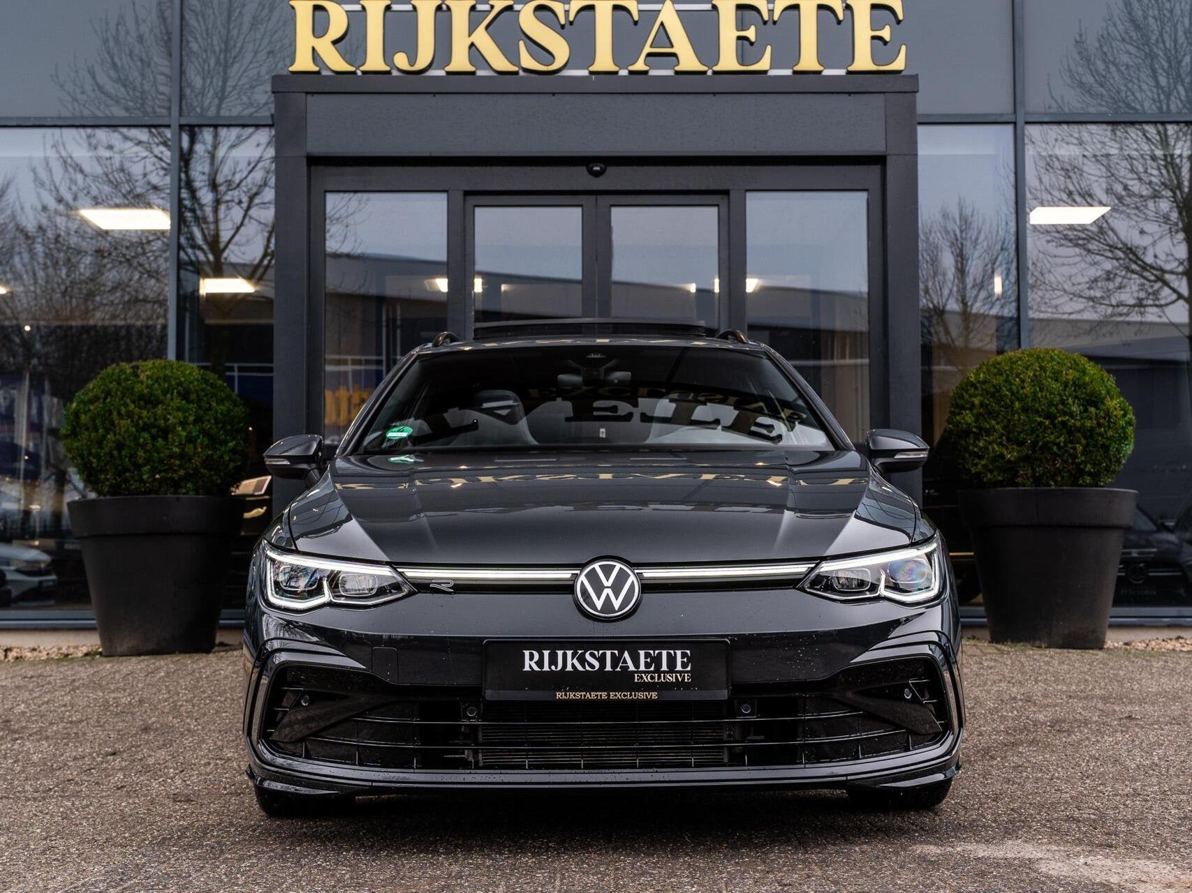 Volkswagen Golf Variant 1.5 eTSI R-Line|PANO|ACC|CAMERA|NAP, Euro 6, 4 cilinders, 700 kg, Grijs