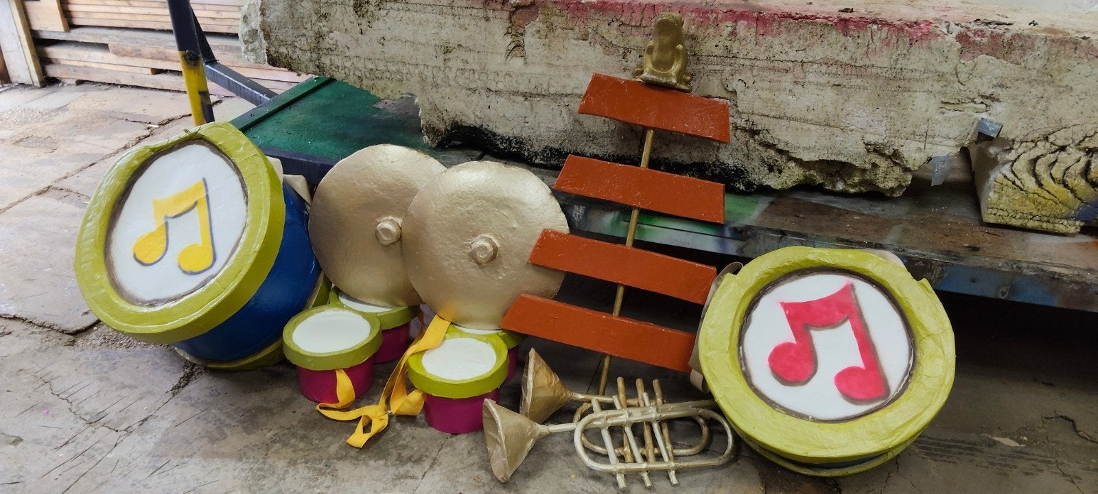 Muziekinstrumenten voor carnaval optocht, Ophalen, Gebruikt