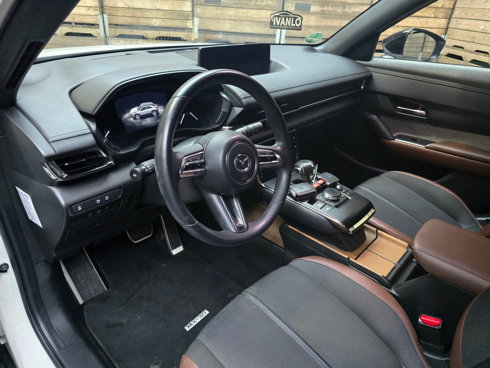 Mazda MX-30 E-SkyActiv 145 First Edition 36 kWh Clima Cruise, 145 pk, Gebruikt, Zwart, 35 kWh