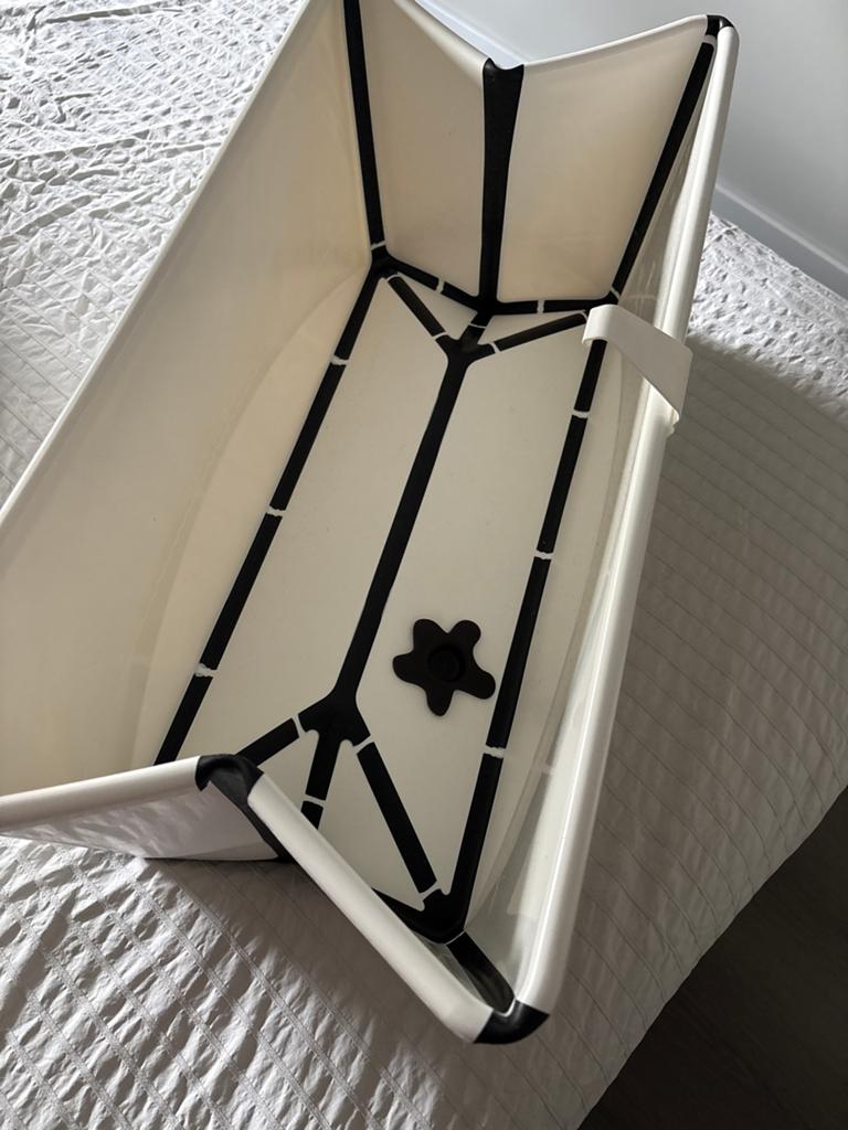 Stokke Flexi Bath Opvouwbaar Babybadje Wit/Zwart, Kinderen en Baby's, Badjes en Verzorging, Ophalen, Gebruikt, Badje, Overige merken