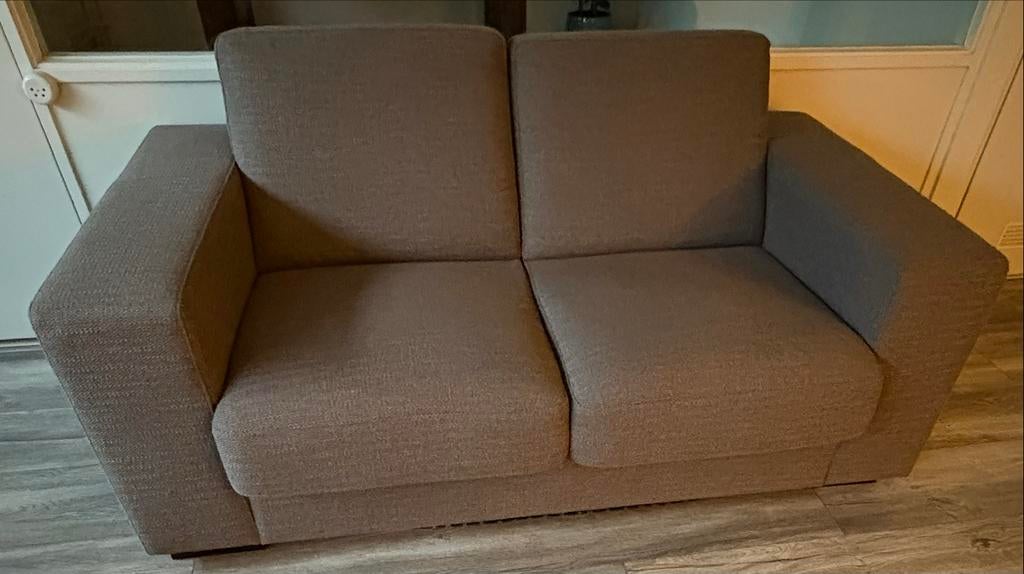 Comfortabele 2-zits bank in goede staat, Huis en Inrichting, Banken | Bankstellen, Ophalen, Minder dan 75 cm, 150 tot 200 cm, Tweepersoons