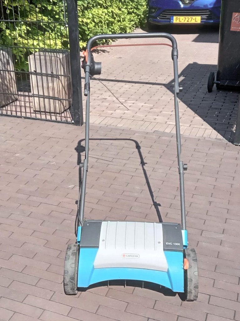 Gardena EVC 1000 electrische verticuteer machine., Tuin en Terras, Ophalen, Zo goed als nieuw, Elektrisch, Gardena / Husqvarna