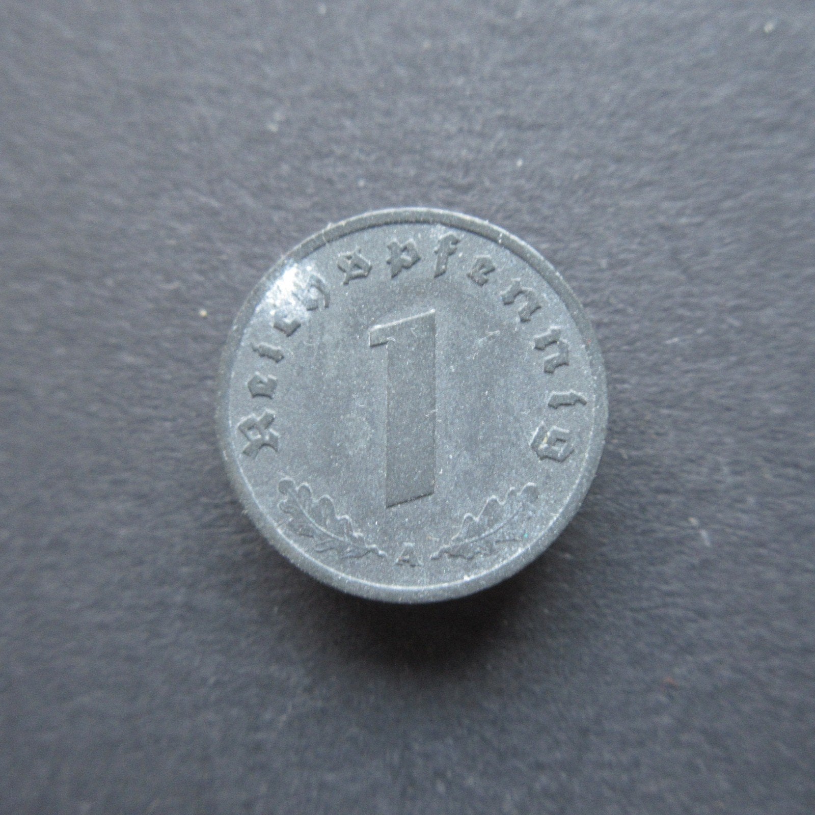 1 Pfennig 1943 A Duitsland km#97 Zink WW2 (02)
€ 1,00, Verzamelen, Verzenden, Overige soorten, Duitsland, Overige typen