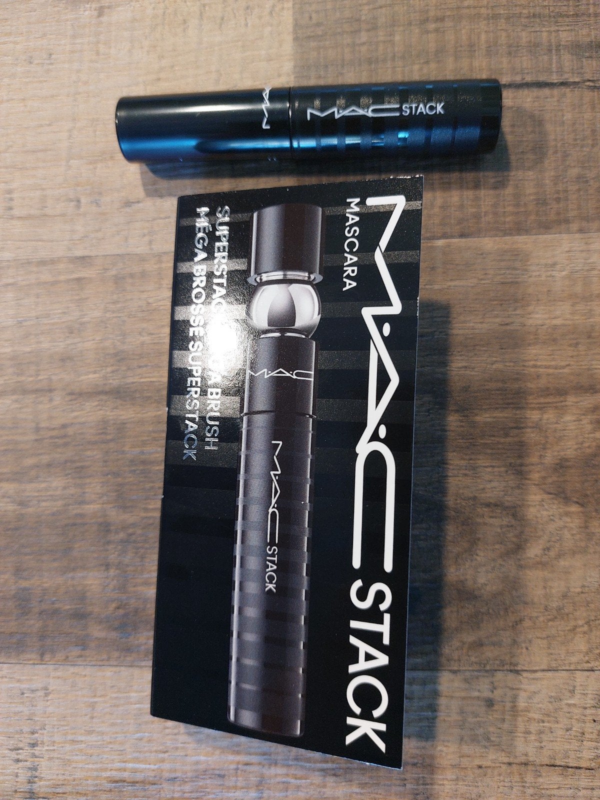 MAC Stack mascara, Sieraden, Tassen en Uiterlijk, Uiterlijk | Cosmetica en Make-up, Ogen, Zwart, Nieuw, Ophalen of Verzenden