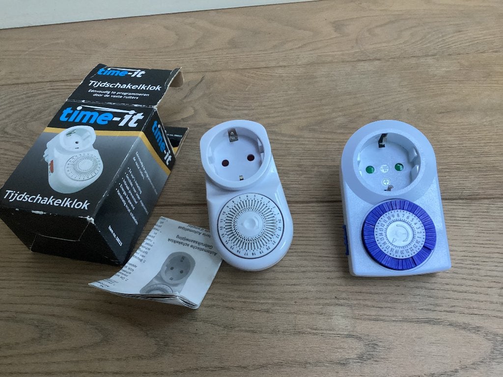 2x Time-It Tijdschakelklokken tijdschakelaar, Verzenden, Gebruikt, Overige merken, Schakelaar