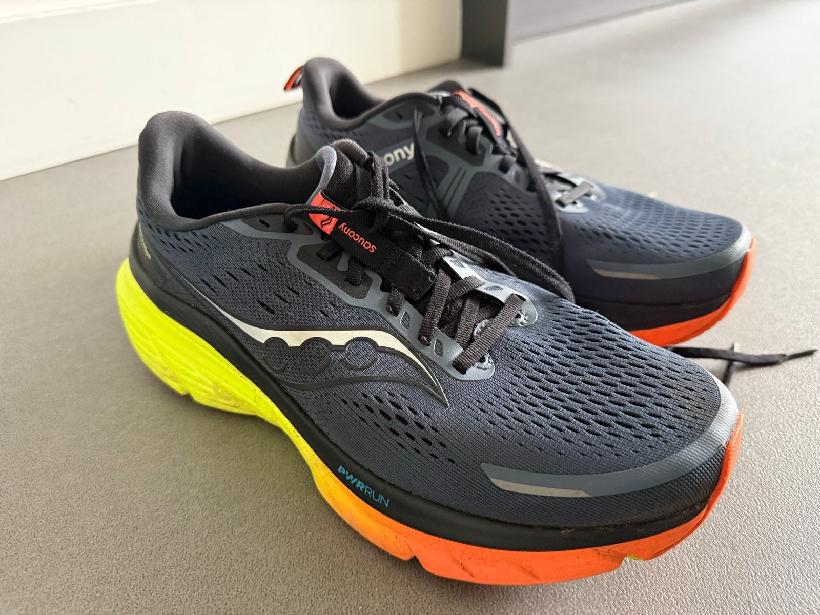 Saucony Guide 18 | maat 43 - hardloopschoenen, Ophalen, Gedragen, Sportschoenen, Zwart