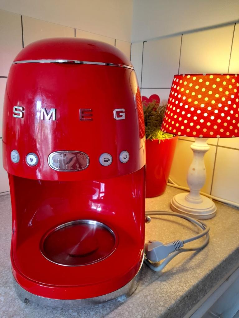 Smeg koffiezetapparaat rood, retro of vintage, Ophalen, Overige typen, Kunststof, Zo goed als nieuw