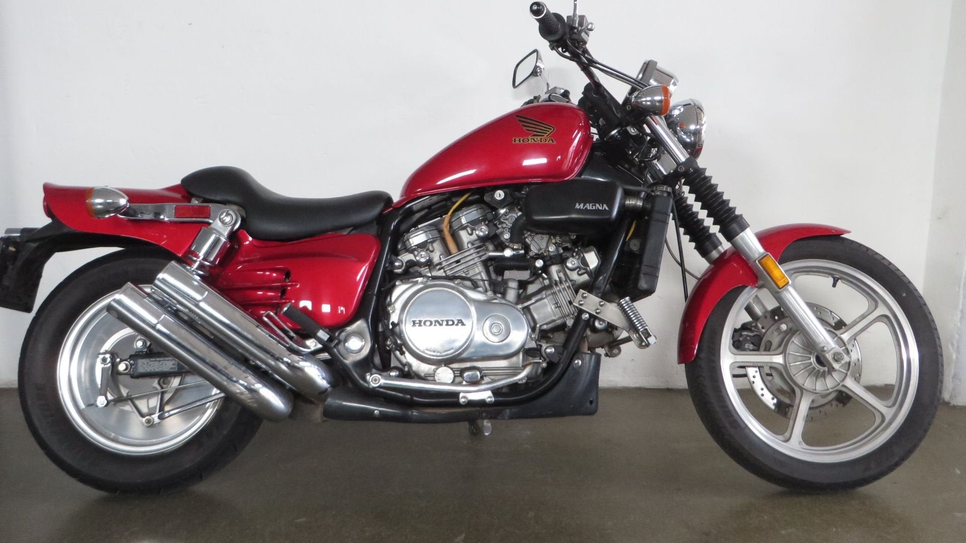 HONDA VF 700 C SUPERMAGNA (bj 1987), HONDA, 4 cilinders, Chopper, Bedrijf