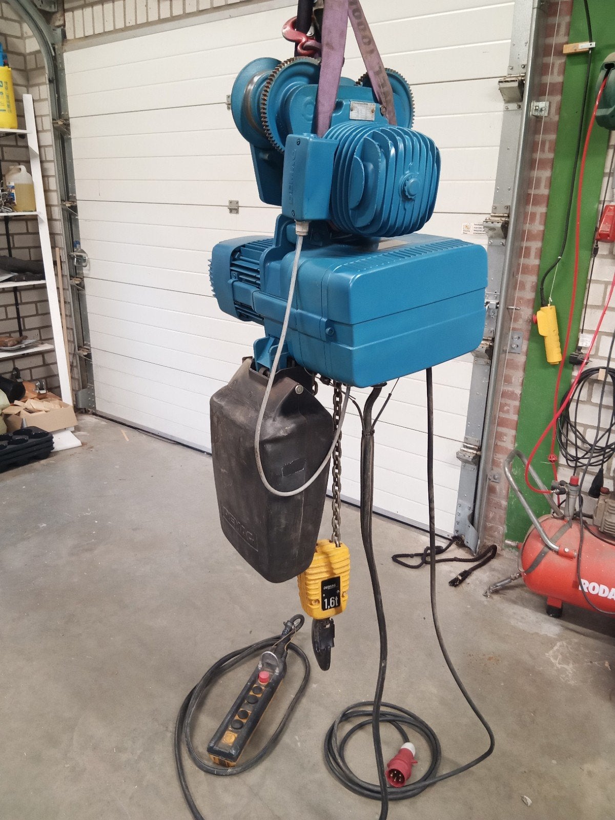 Demag takel 1600kg met elektrisch loopkat, Ophalen