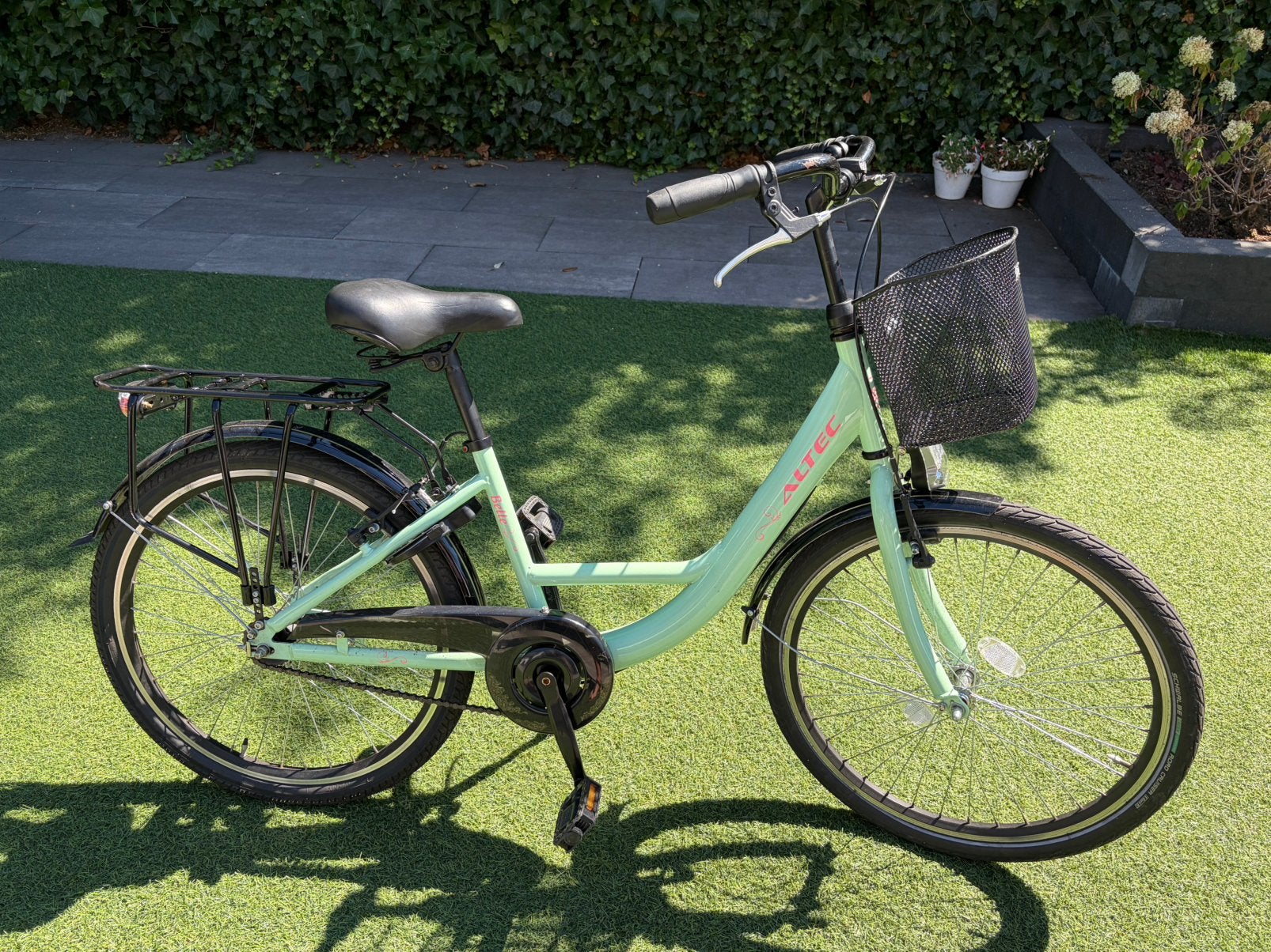 Altec fiets met mandje en bagagedrager, Fietsen en Brommers, Fietsen | Kinderfietsjes, Ophalen, Gebruikt, Terugtraprem, 20 inch of meer