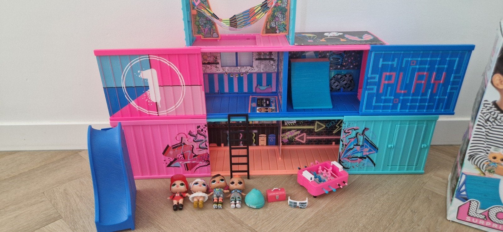 LoL Surprise Fashion show house, Ophalen of Verzenden, Zo goed als nieuw, Poppenhuis