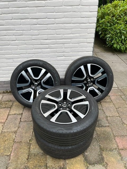 Originele Volvo XC40 19 inch velgen en A merk zomerbanden, Gebruikt, Banden en Velgen, 235 mm, Personenwagen