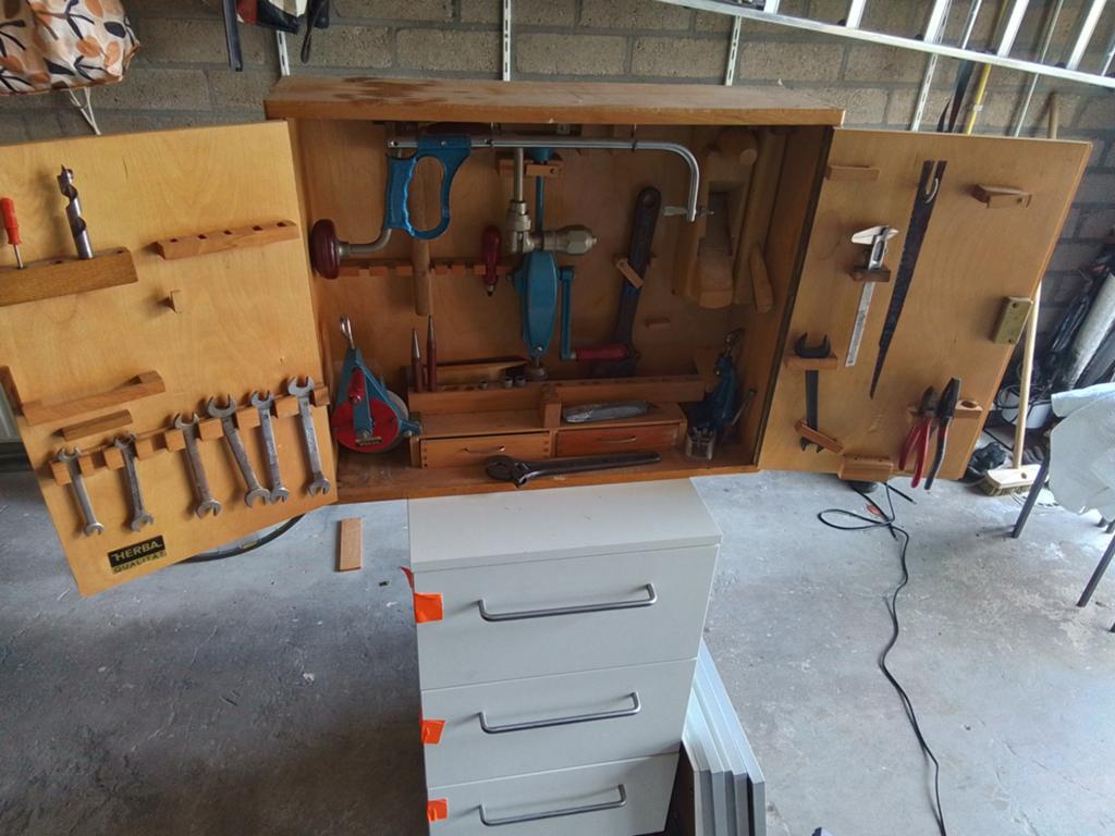 Gereedschapkastje met compleet gereedschapset, Ophalen