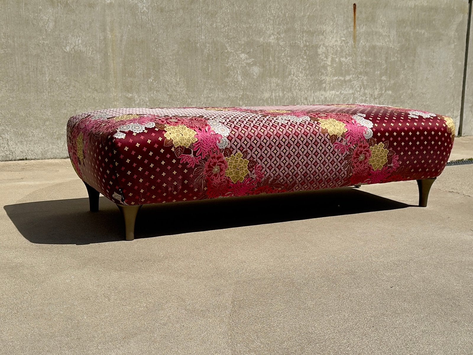 Roche Bobois design hocker Marcel Wanders X Kenzo Takada, Minotti B&B Italia Flexform Maxalto Moroso Ligne Roset design, 125 cm of meer