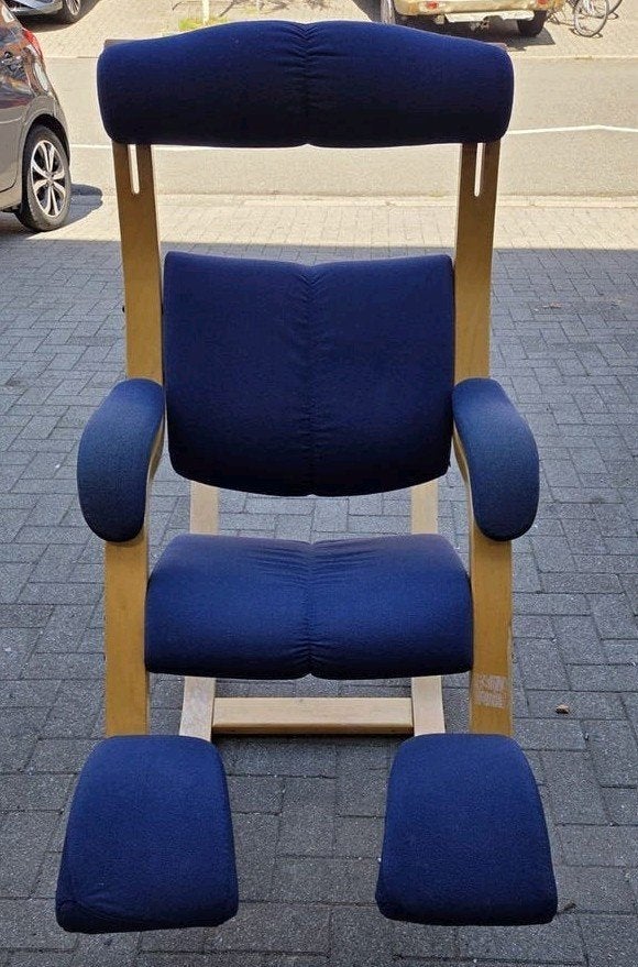 Gebruikte Grafity chair - blauw met houten frame, Hout, Ergonomisch, Kniestoel, Gebruikt, Blauw