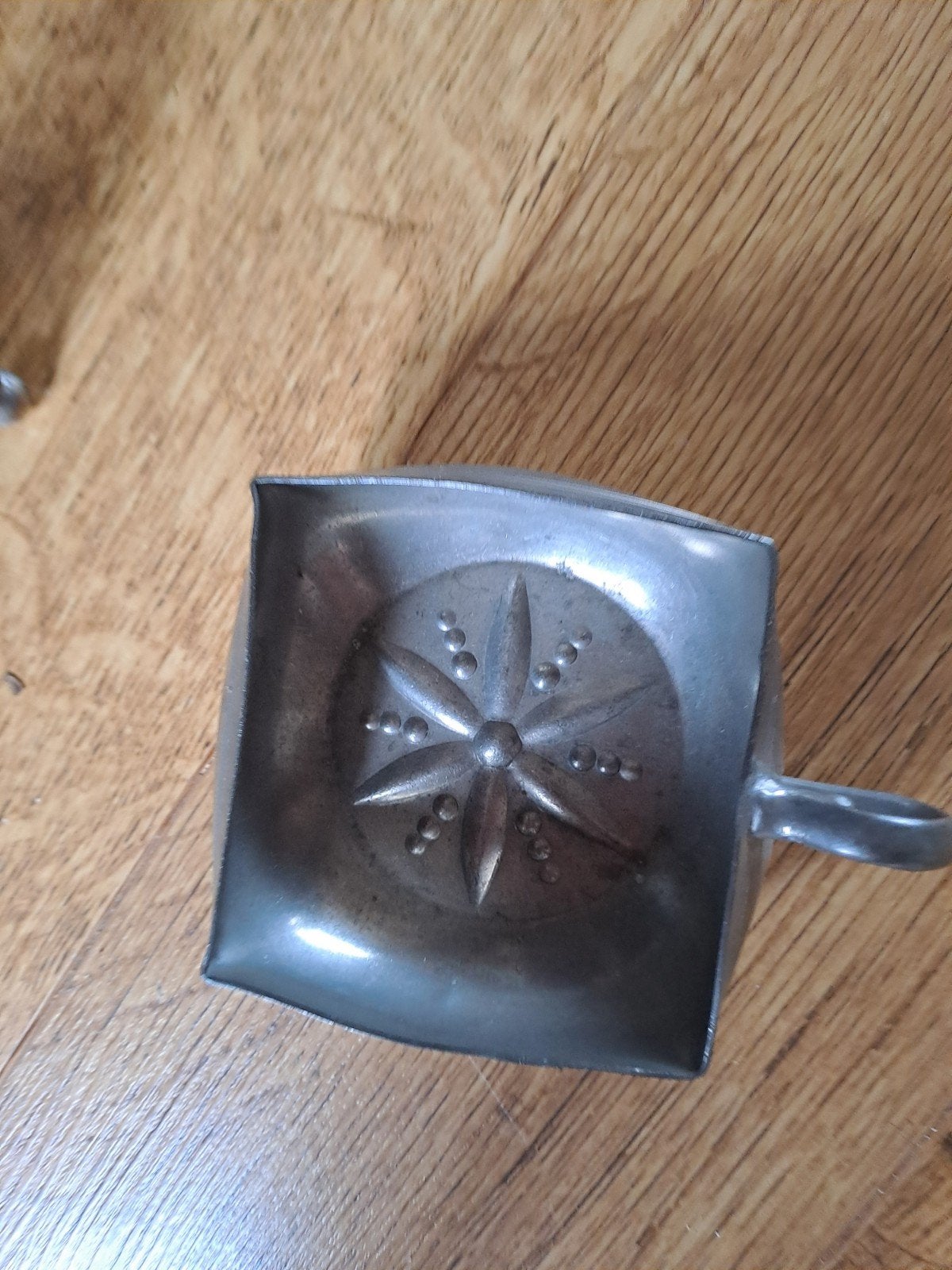 oude Tinnen asbak, Ophalen of Verzenden